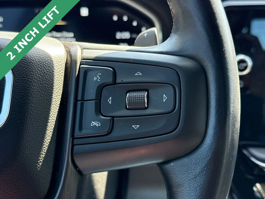 Used 2022 White GMC AT4X image 27