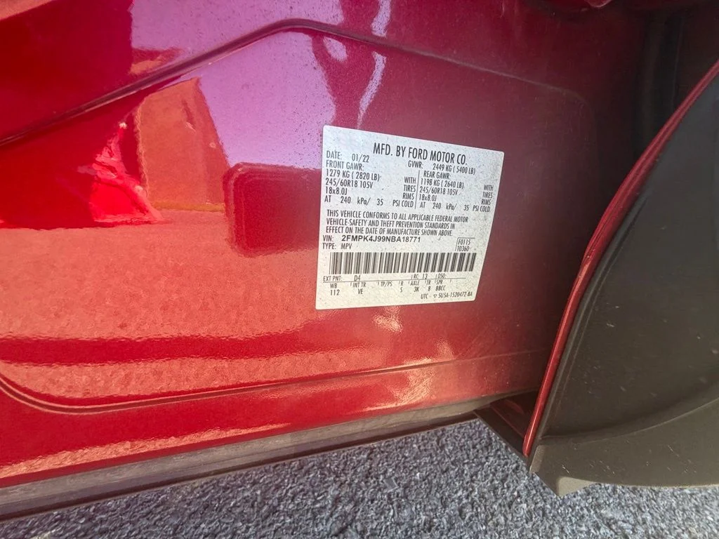 Used 2022 Red Ford SEL image 35