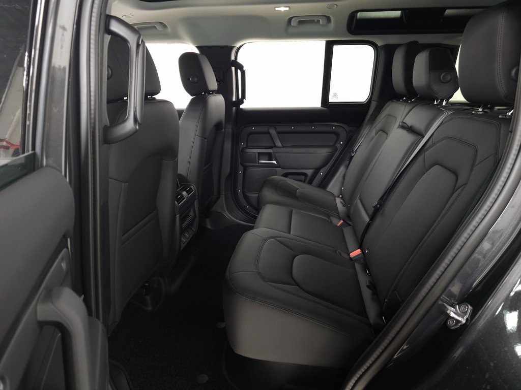 2026 LAND ROVER DEFENDER - Image 30