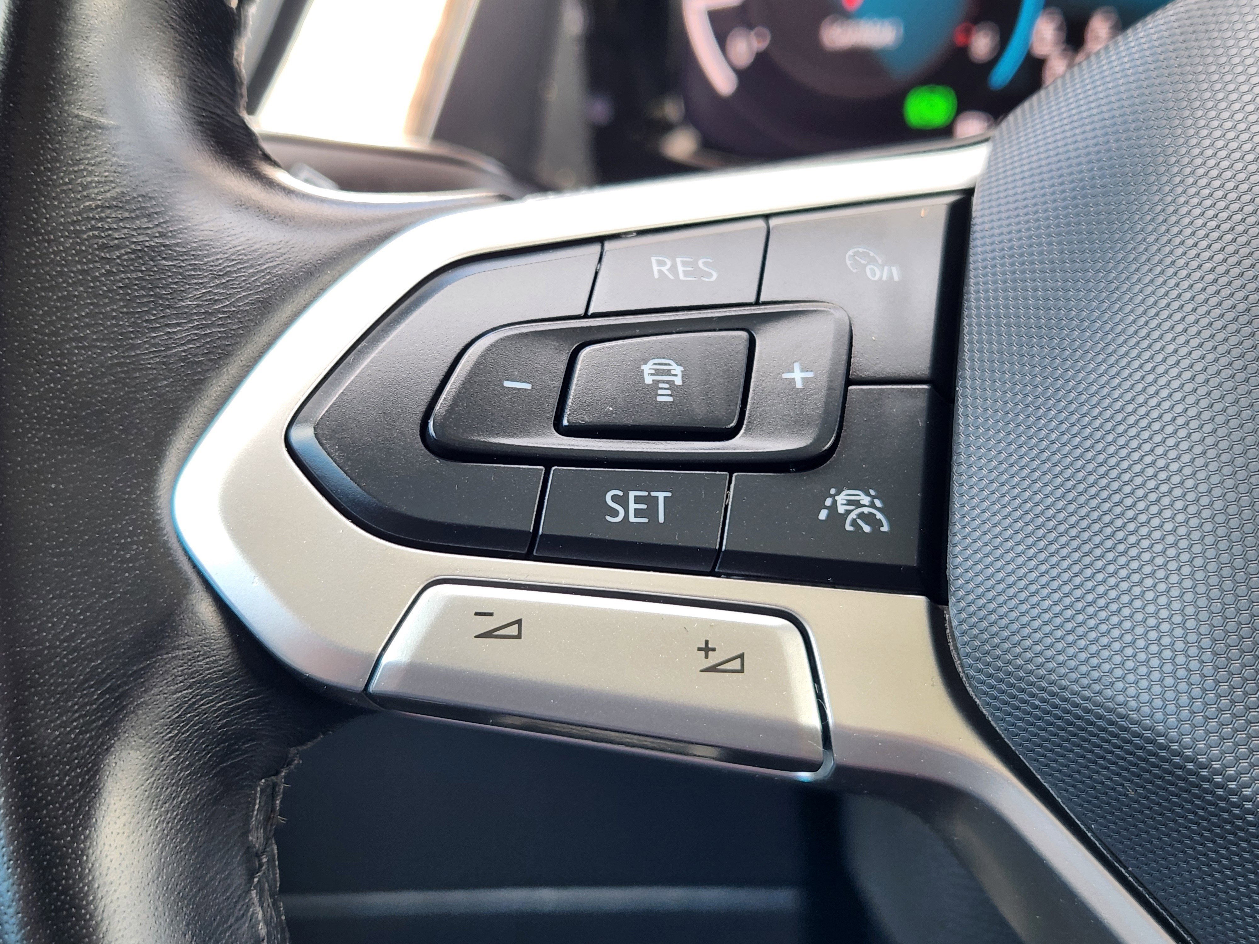 2024 Volkswagen Atlas SEL Premium R-Line - Photo 23