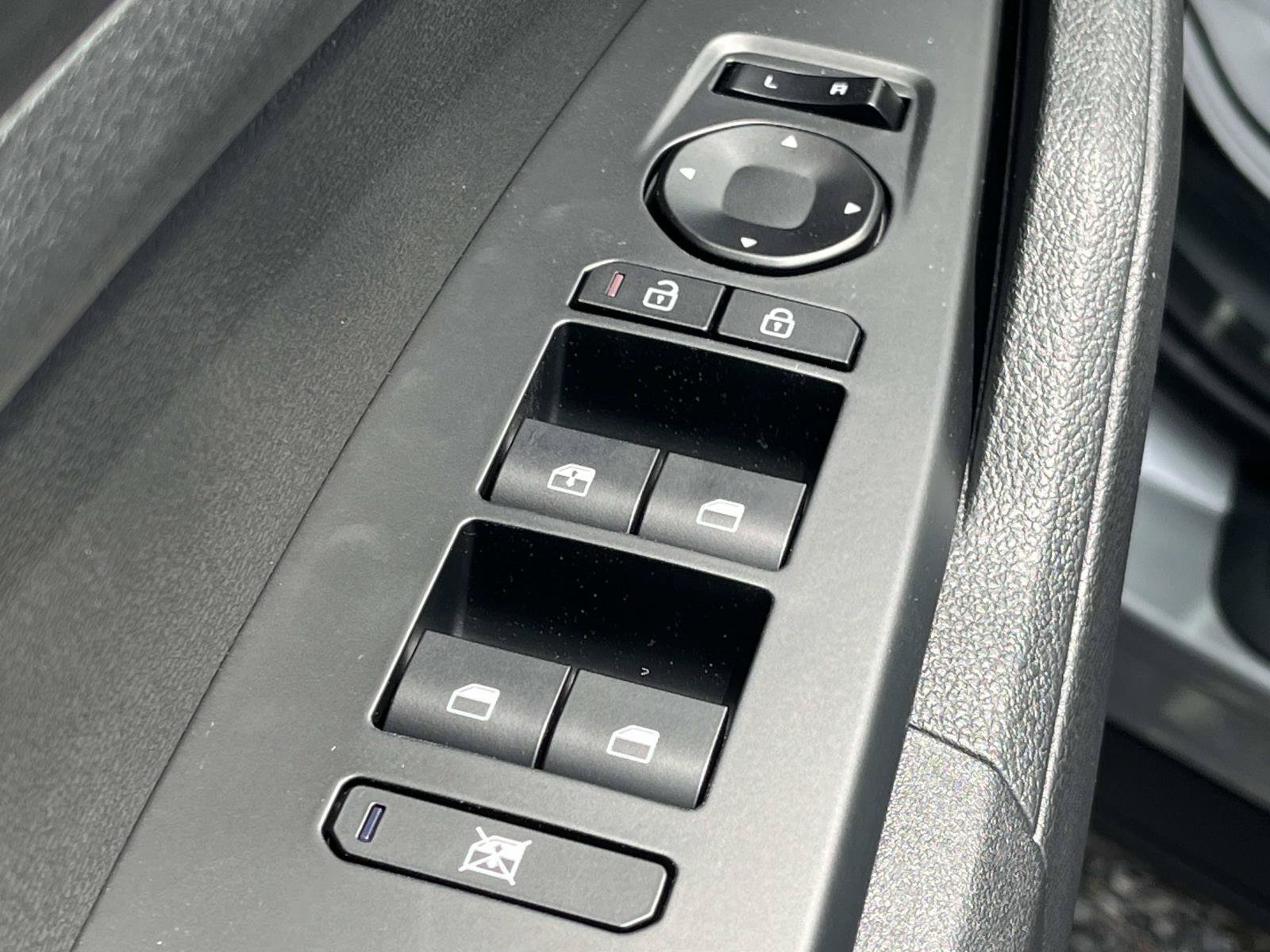 New 2026 Steel Gray Kia LX image 23