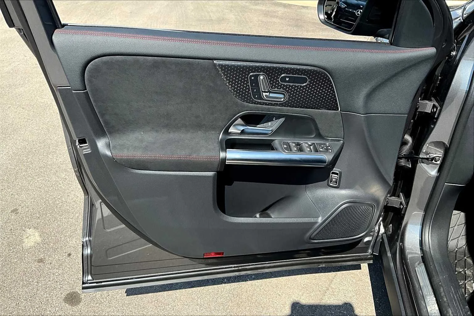 New 2026 Mountain Grey Metallic Mercedes-Benz GLA 250 image 10