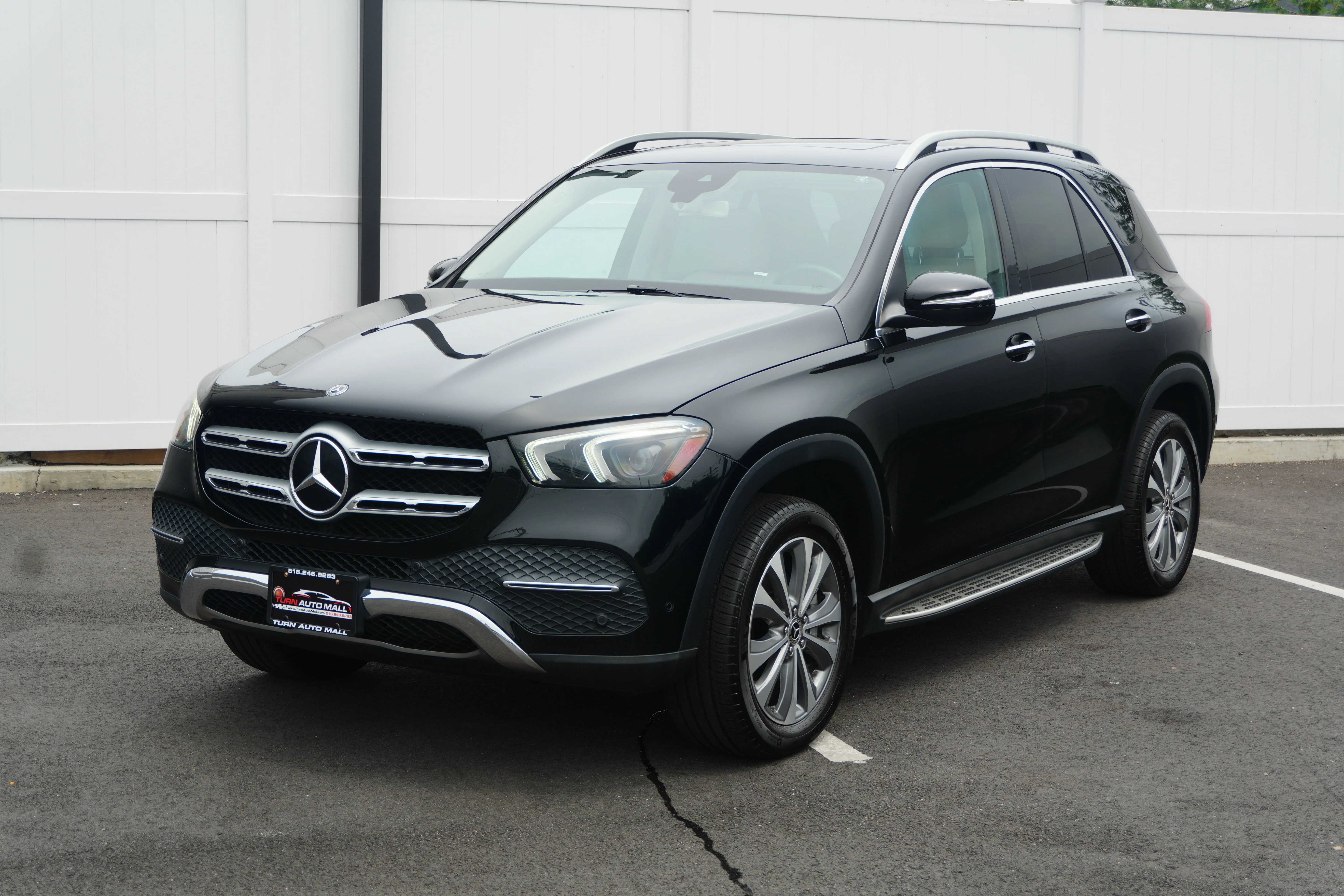 Used 2020 Black Mercedes-Benz GLE 350 image 1
