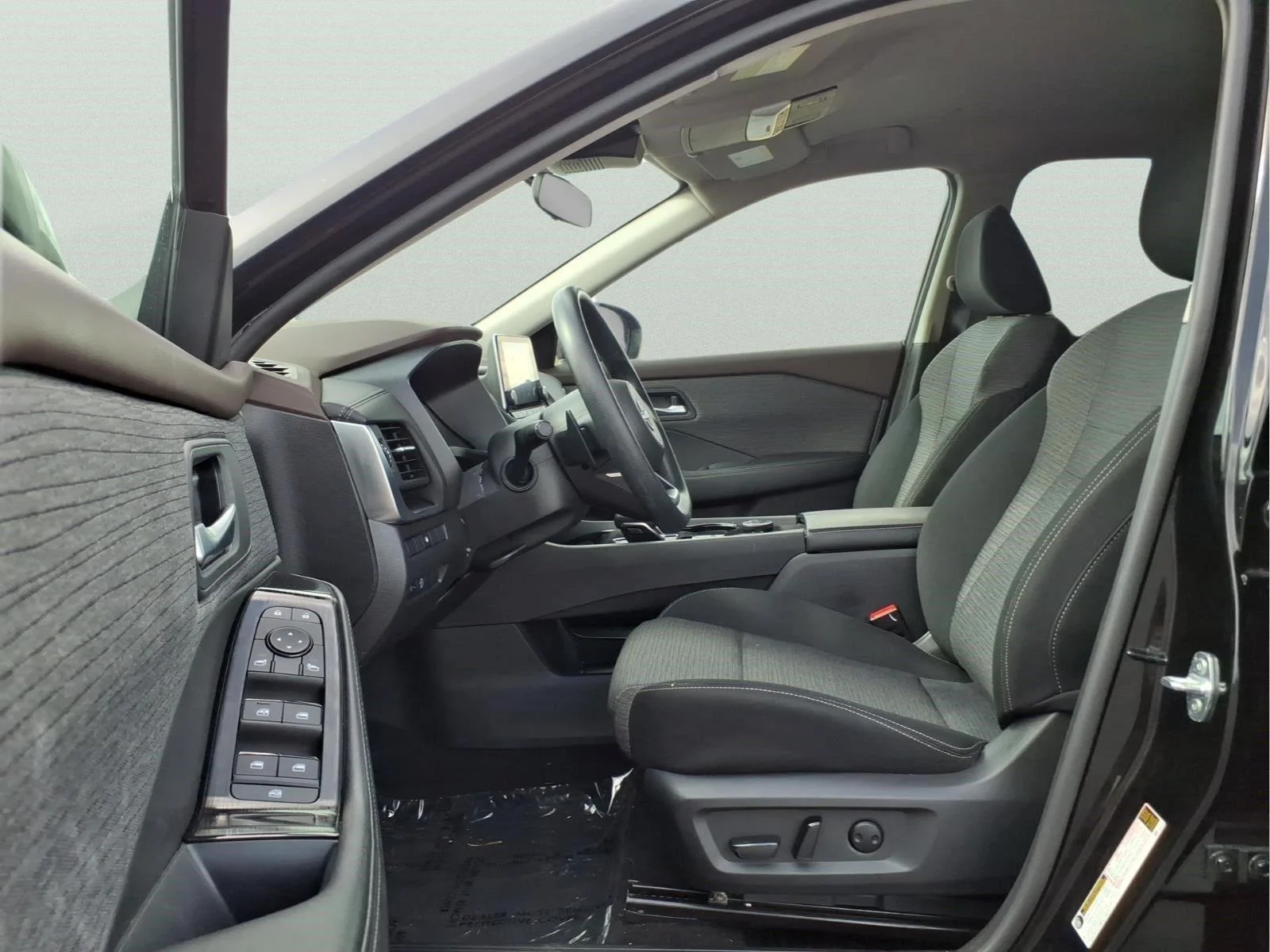 Used 2023 Super Black Nissan SV image 16