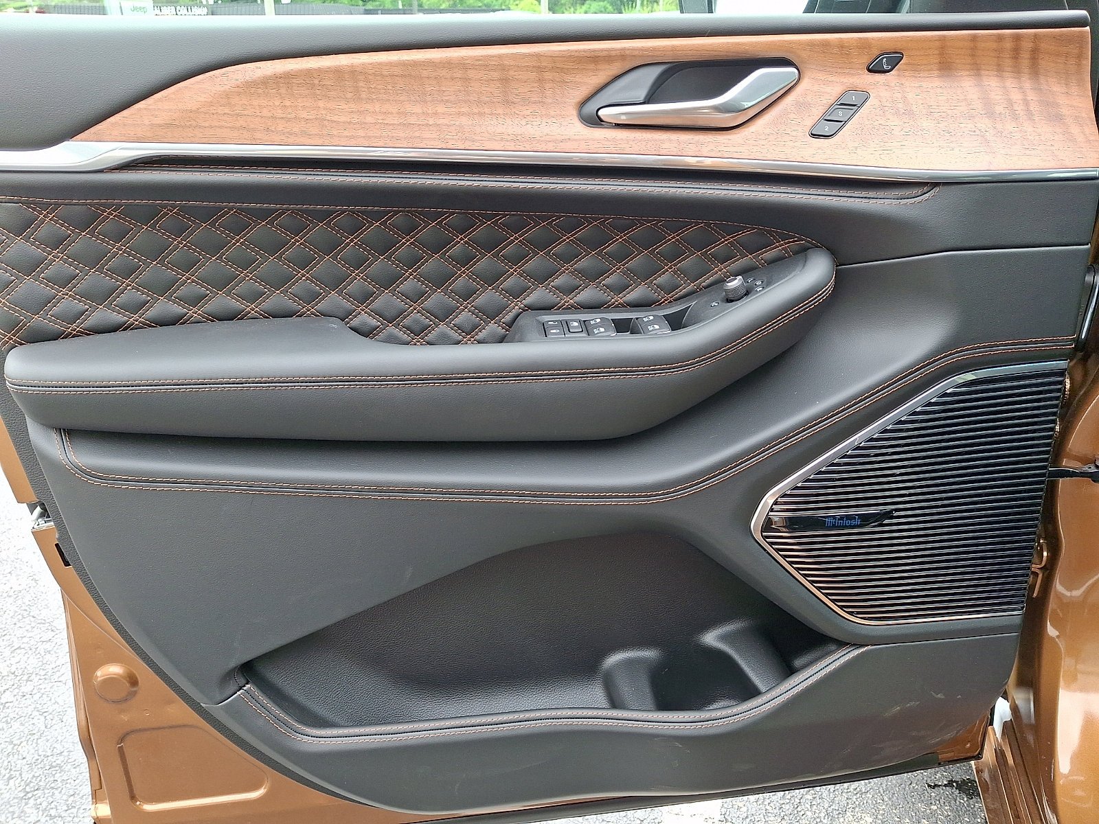 New 2026 Copper Shino Metallic Clear-Coat Exterior Paint Jeep Summit image 8