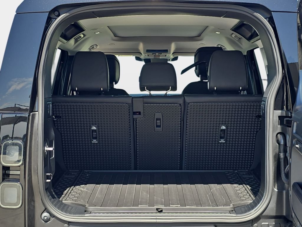 New 2026 Santorini Black LAND ROVER S image 12