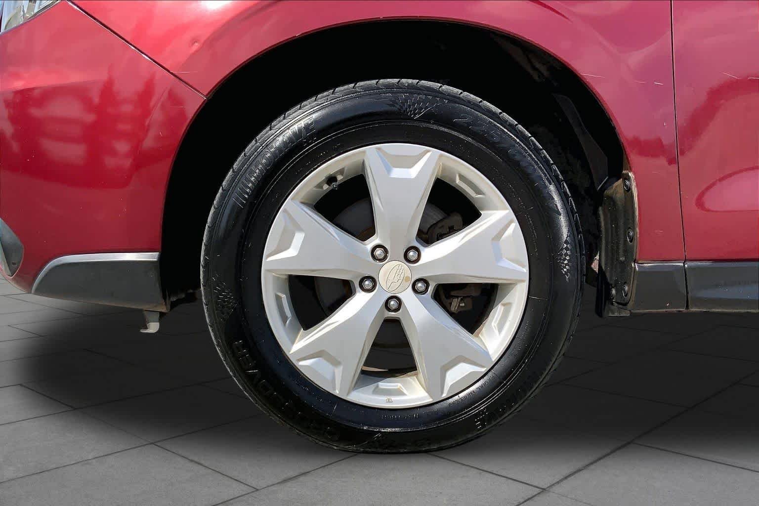 Used 2015 Venetian Red Pearl Subaru 2.5i Premium image 11