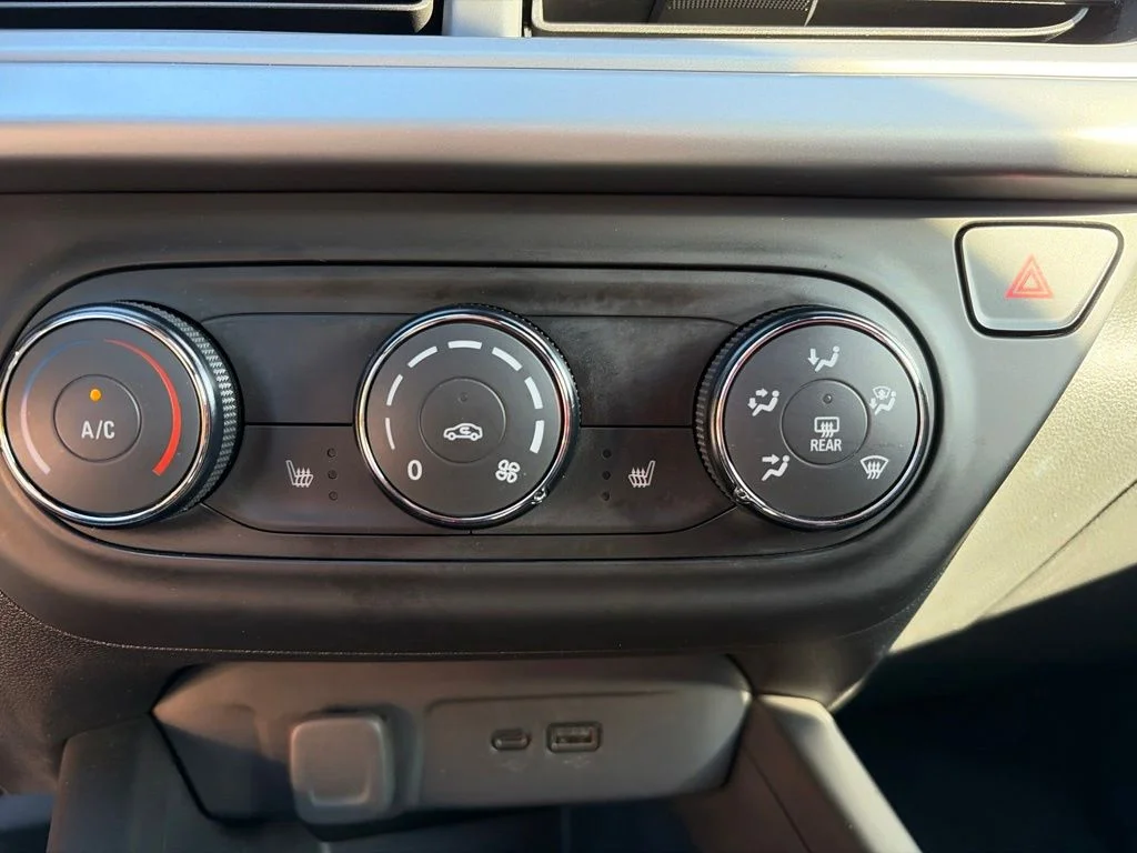 Used 2024 White Chevrolet 1RS image 28