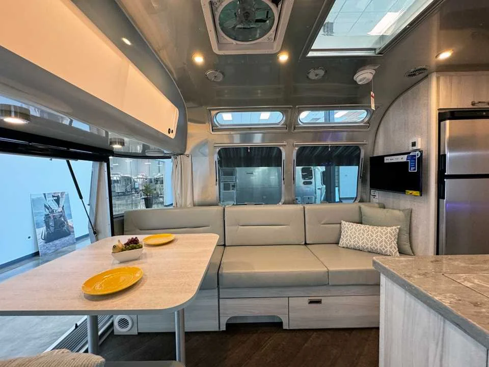 New 2027 SILVER AIRSTREAM  image 17
