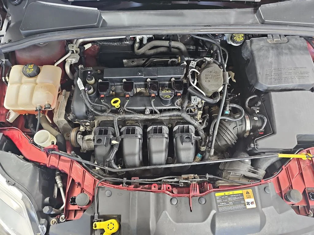 Used 2014 Red Ford SE image 34