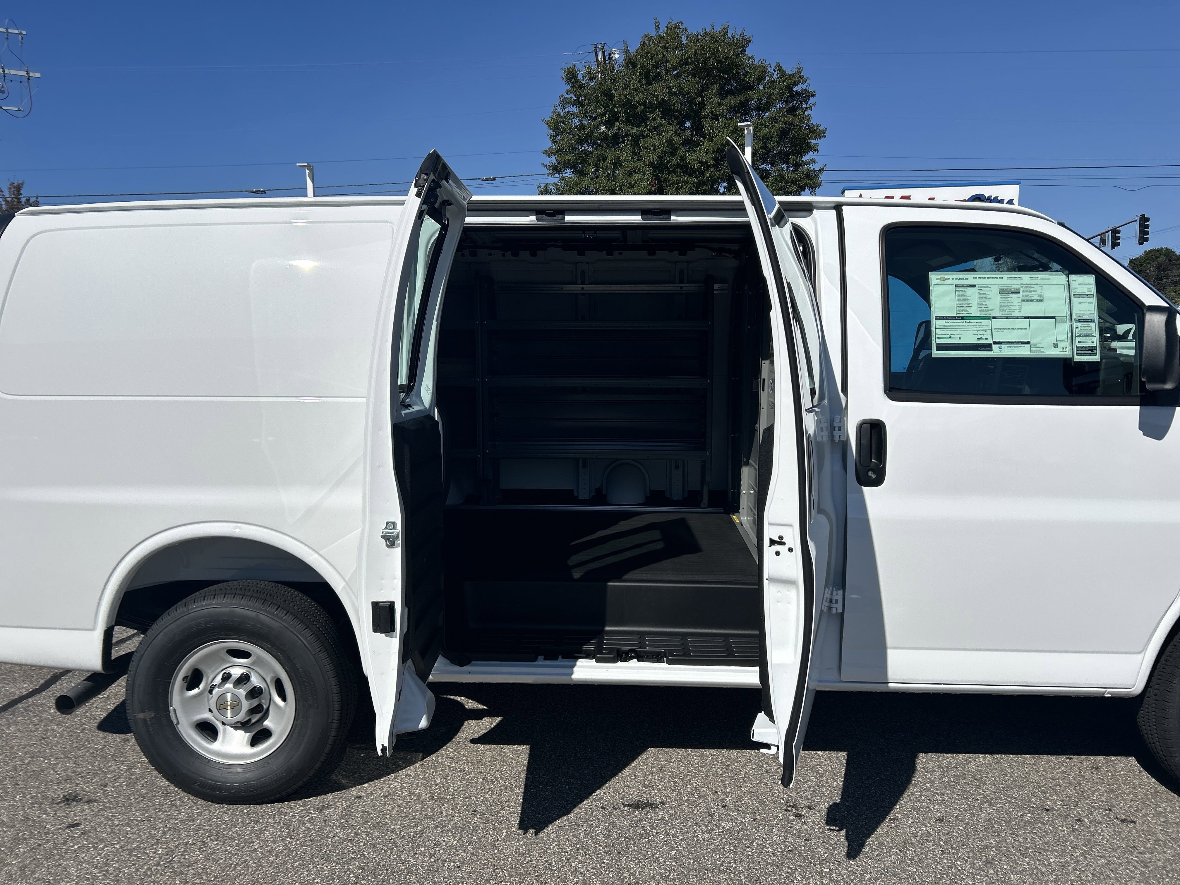 New 2025 Summit White Chevrolet WT image 8