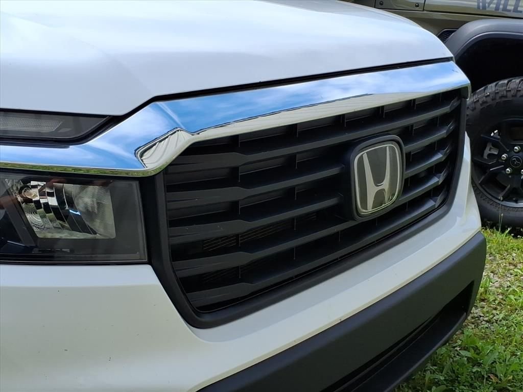Used 2023 White Honda RTL image 25