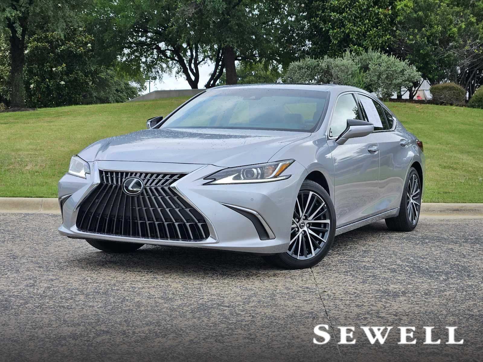 2025 Lexus ES 350 350's photo