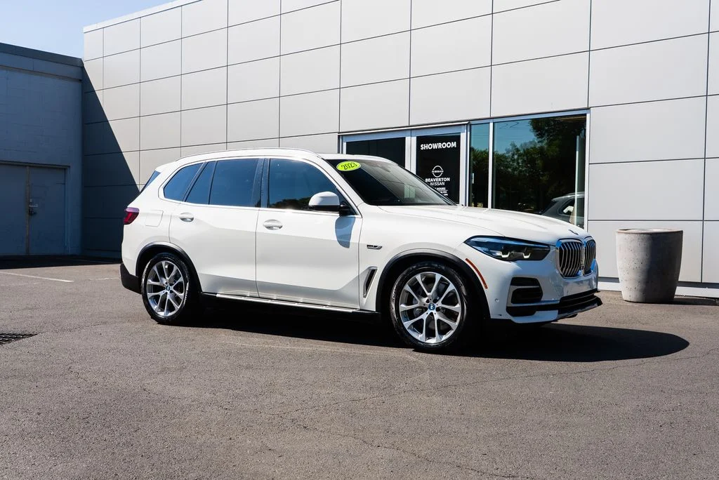 Used 2023 White BMW xDrive45e image 30