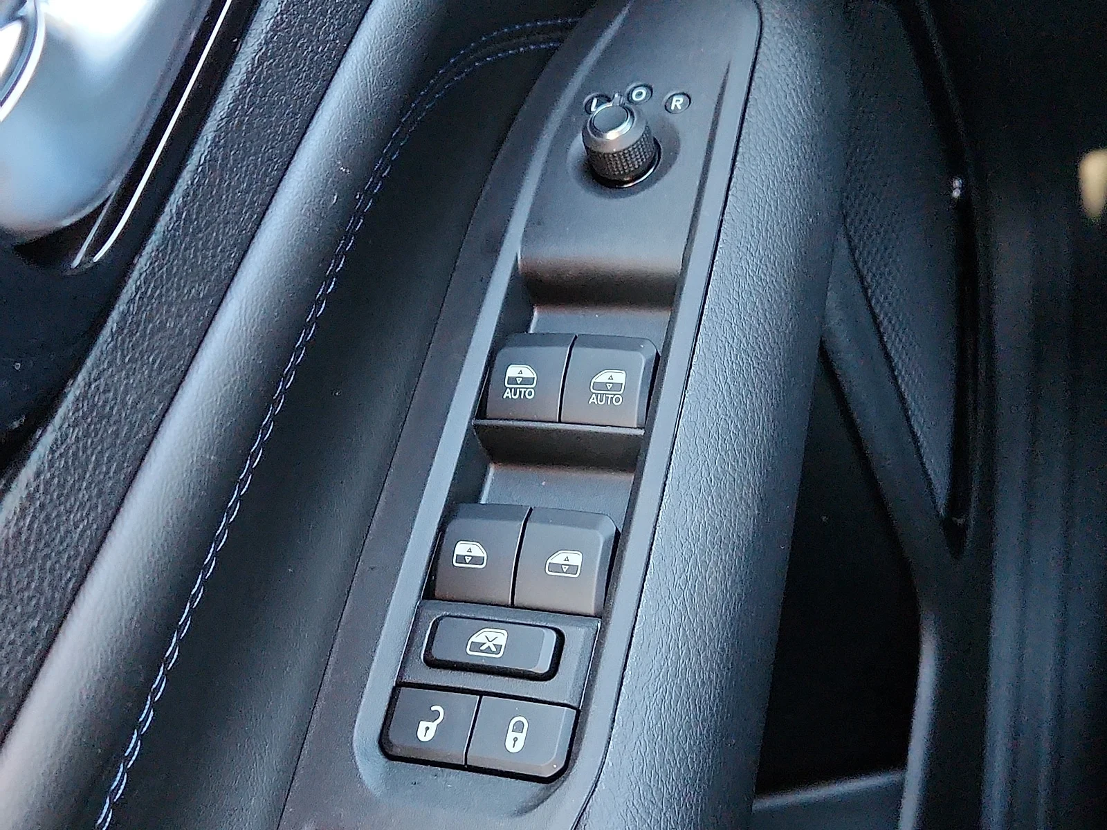 New 2026 Orange Jeep LATITUDE ALTITUDE 4X4 image 17