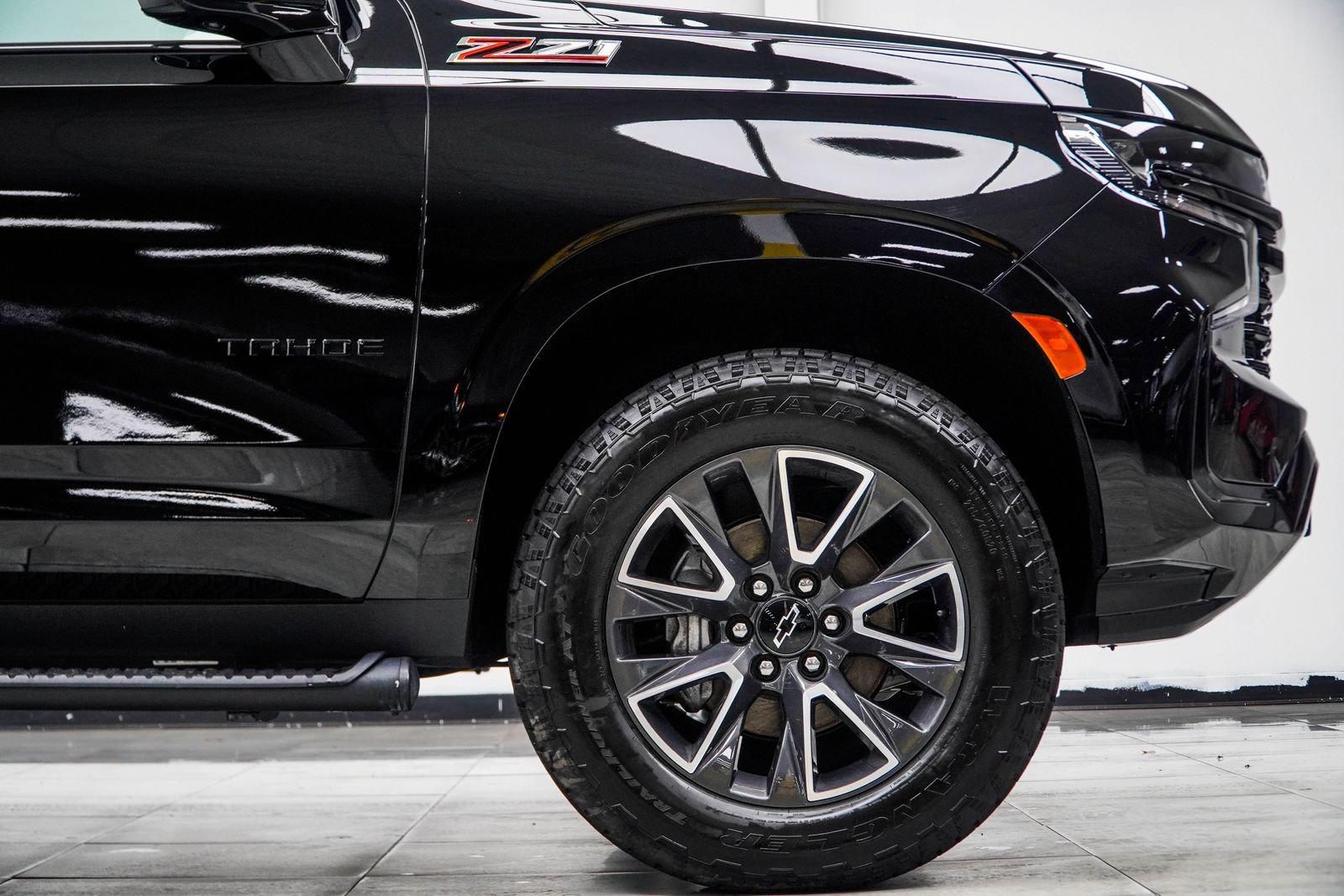 Used 2023 Black Chevrolet Z71 image 8