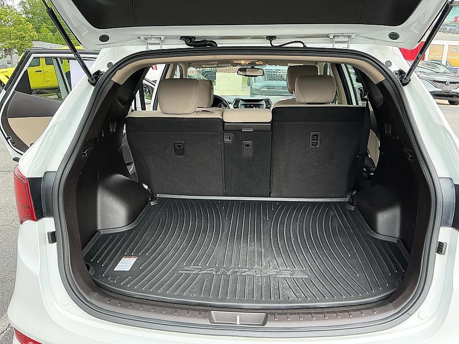 Used 2018 Pearl White Hyundai 2.4L image 24