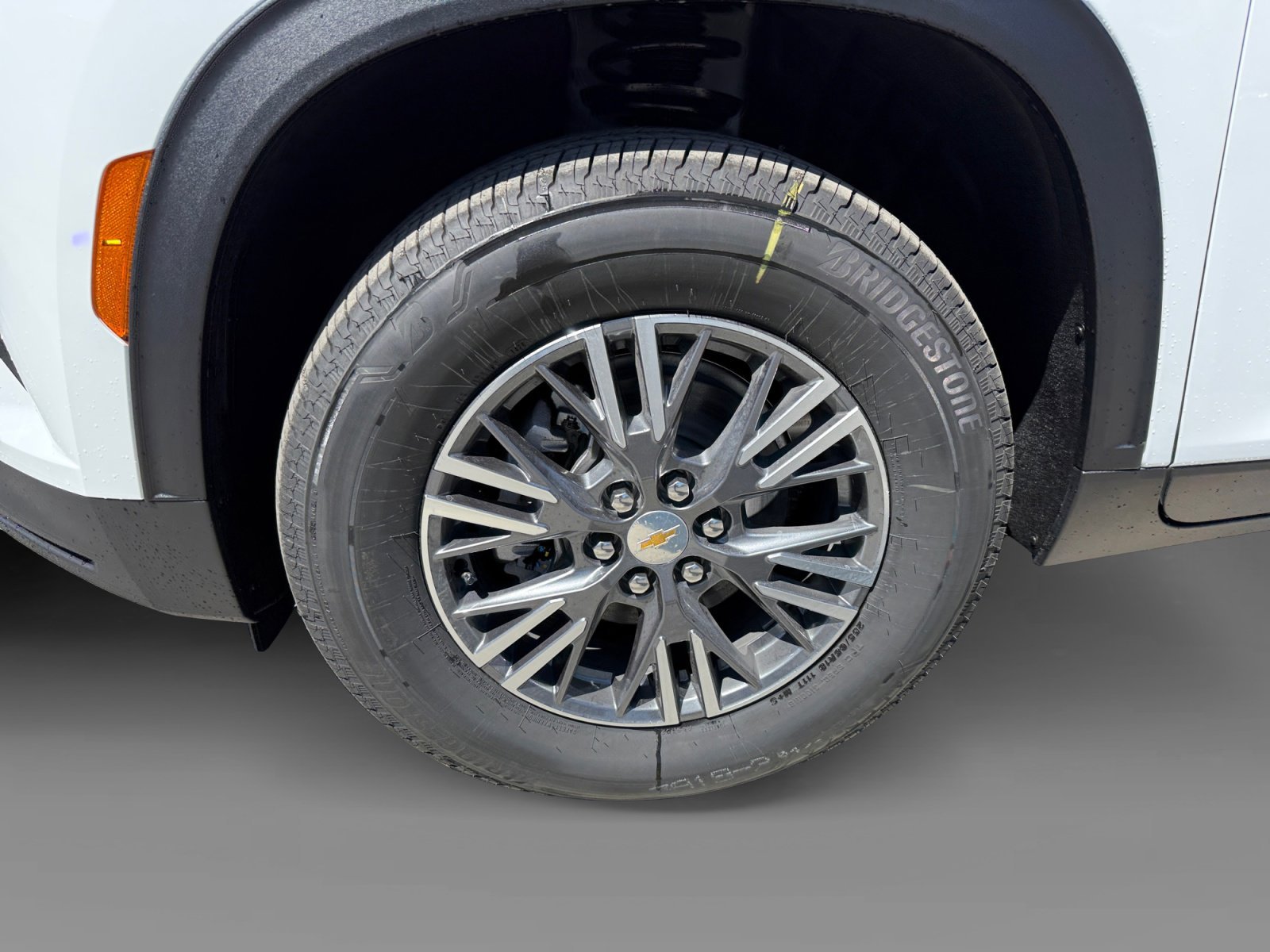 New 2026 Summit White Chevrolet FWD LT image 9