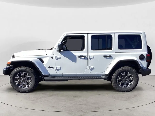 New 2027 Bright White Jeep 4-DOOR SAHARA image 2