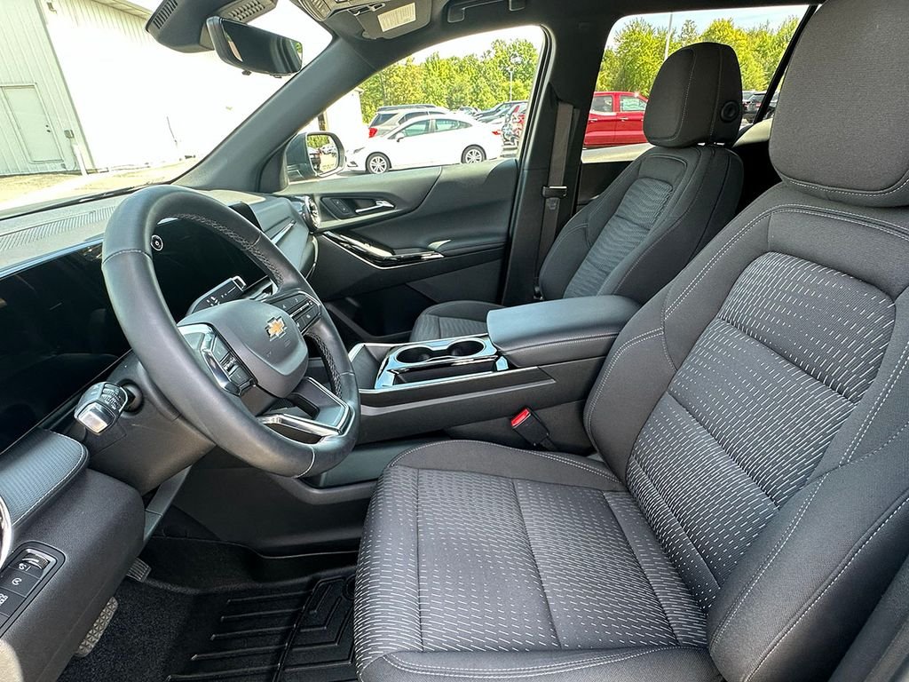 Used 2025 Black Chevrolet LT image 3