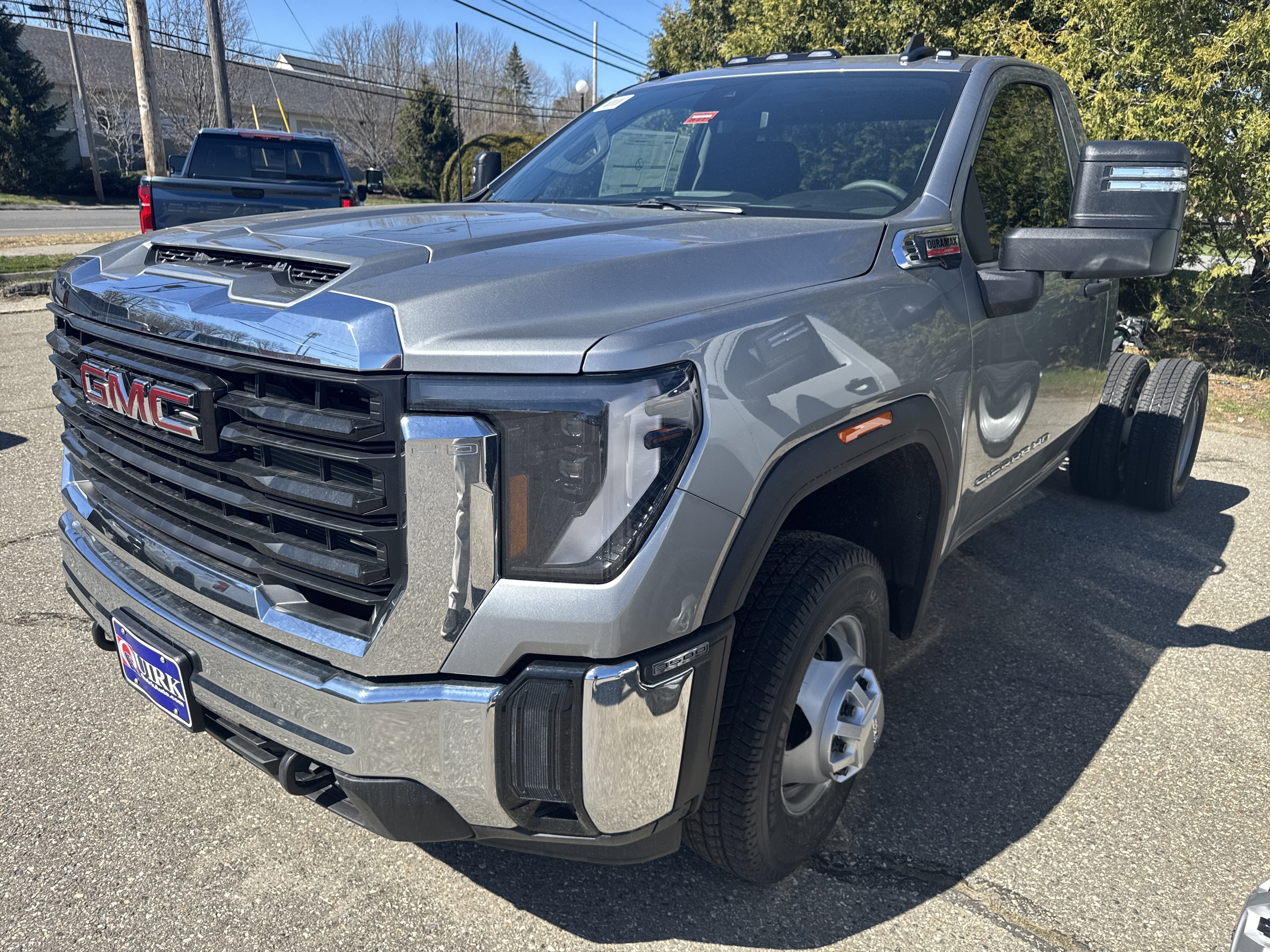 2026 GMC Sierra 4WD Regular Cab Chassis LWB Pro's photo