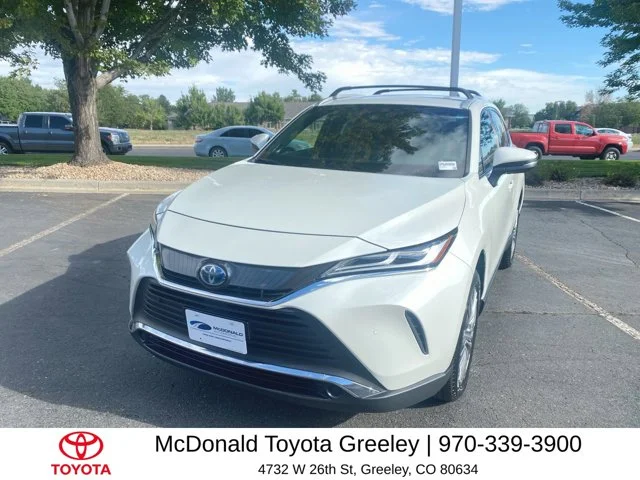 Used 2022 White Toyota XLE image 1