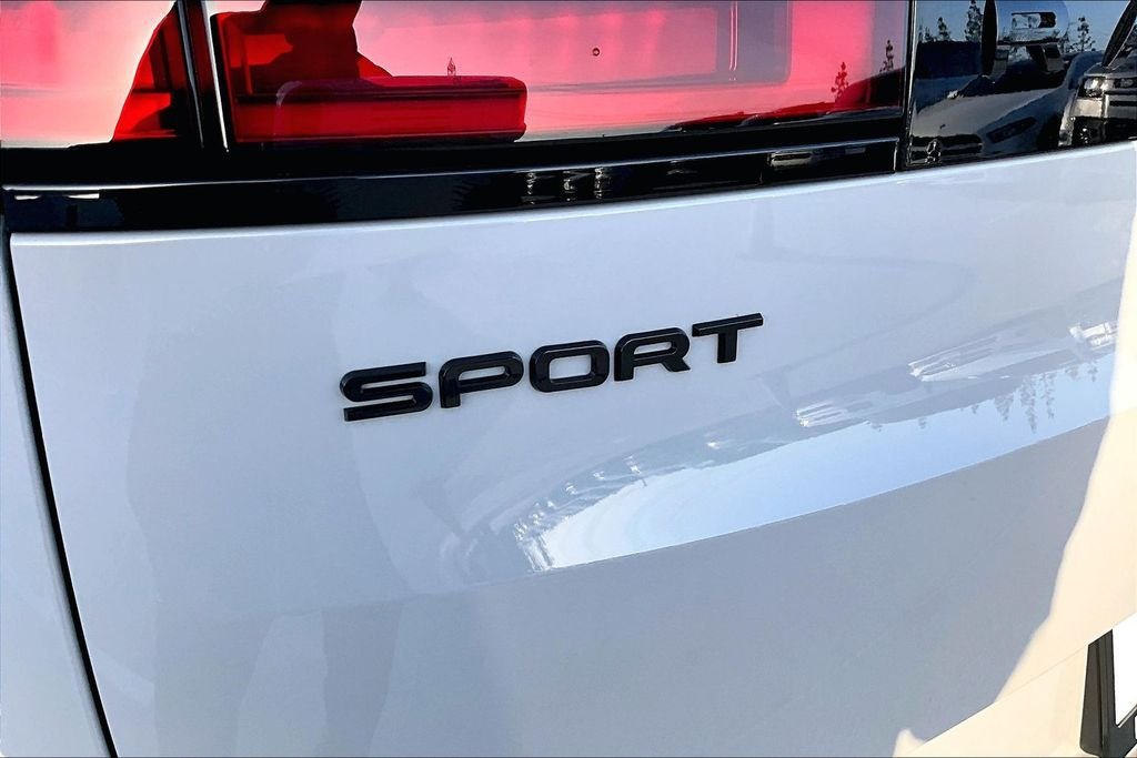 New 2026 BORASCO GREY Land Rover Dynamic SE image 9