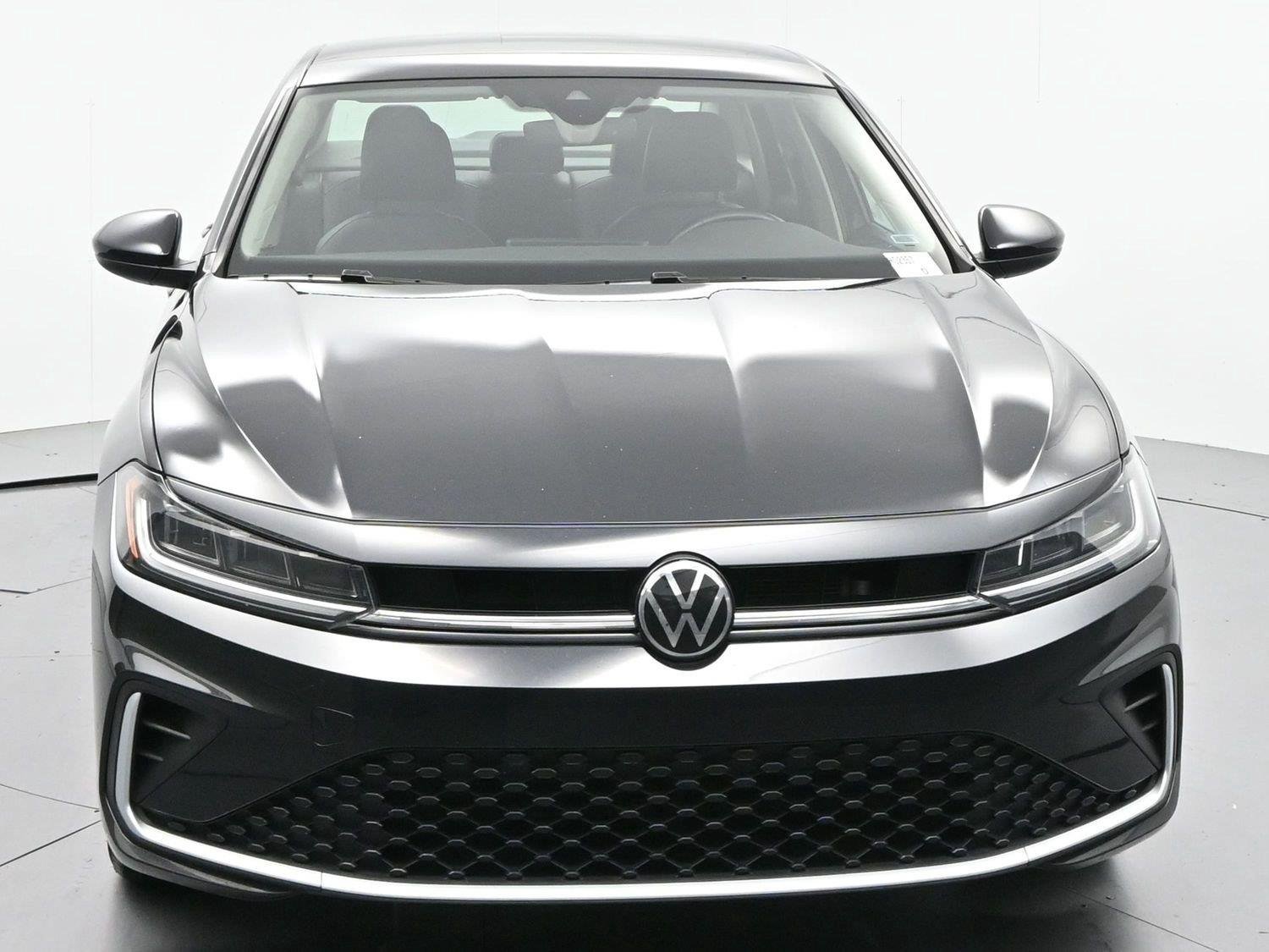 Used 2025 Deep Black Pearl Volkswagen SE image 2