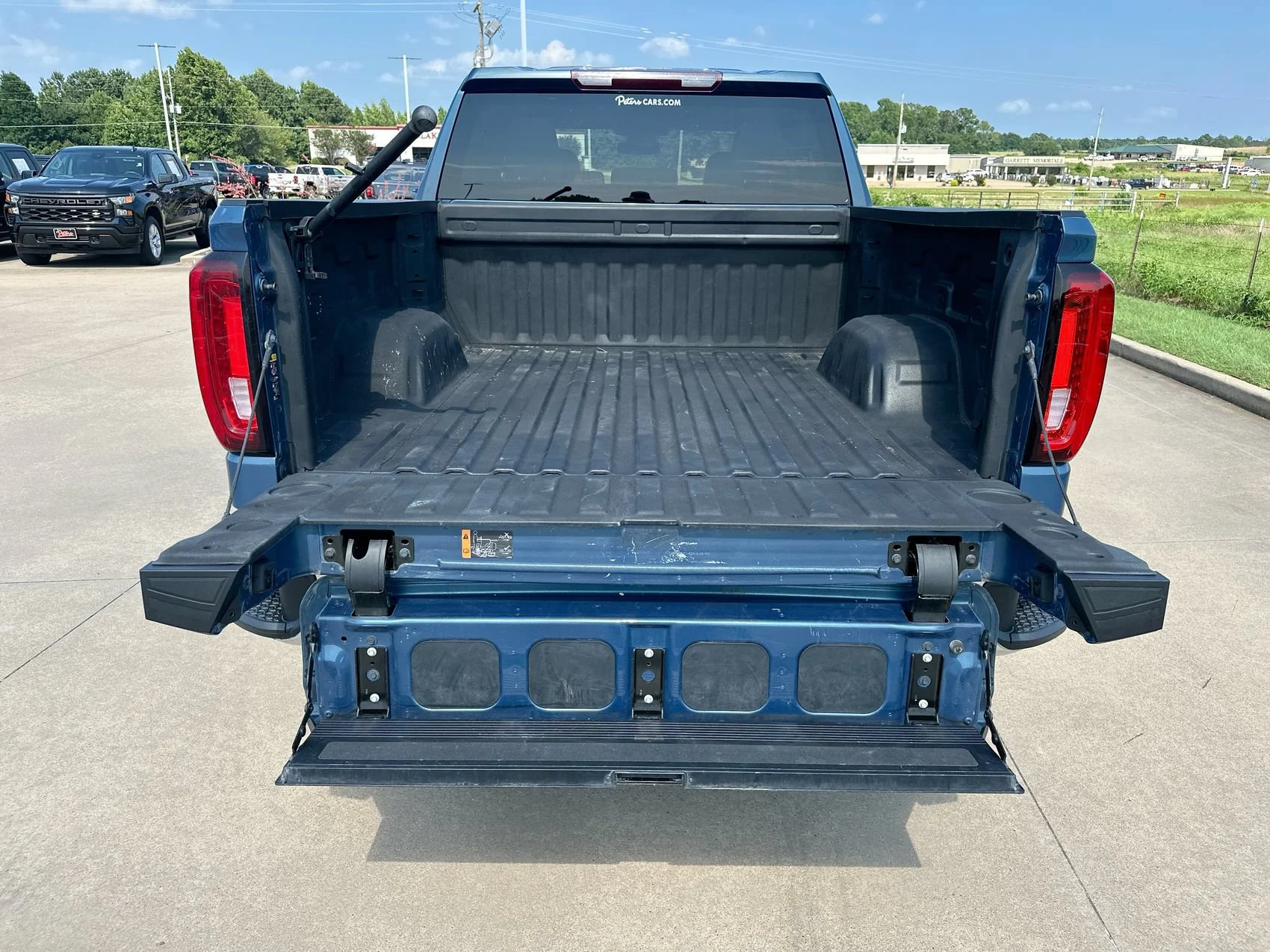 Used 2024 Downpour Metallic GMC SLT image 22