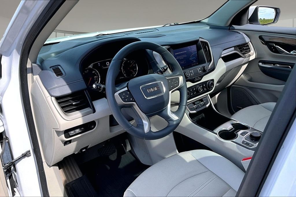 Used 2023 White GMC Denali image 13