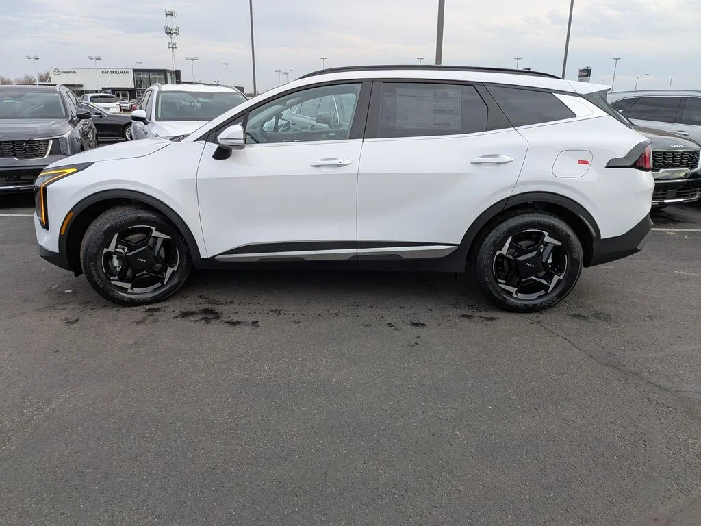 New 2026 White Kia EX image 4