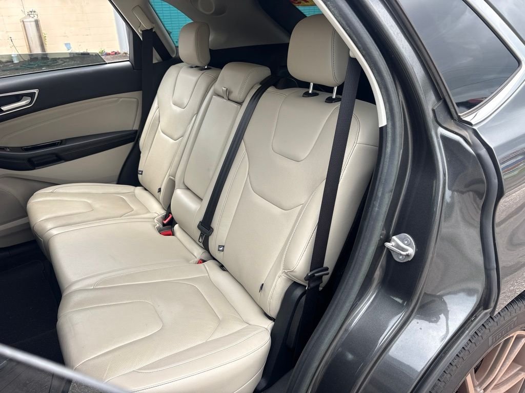 2019 Ford Edge Titanium - Photo 11