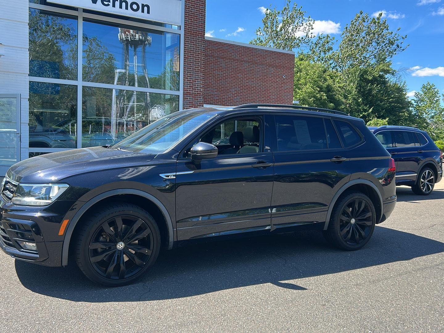 Used 2020 Volkswagen Tiguan SE R-LINE BLACK with VIN 3VV2B7AX2LM064132 for sale in Vernon, CT