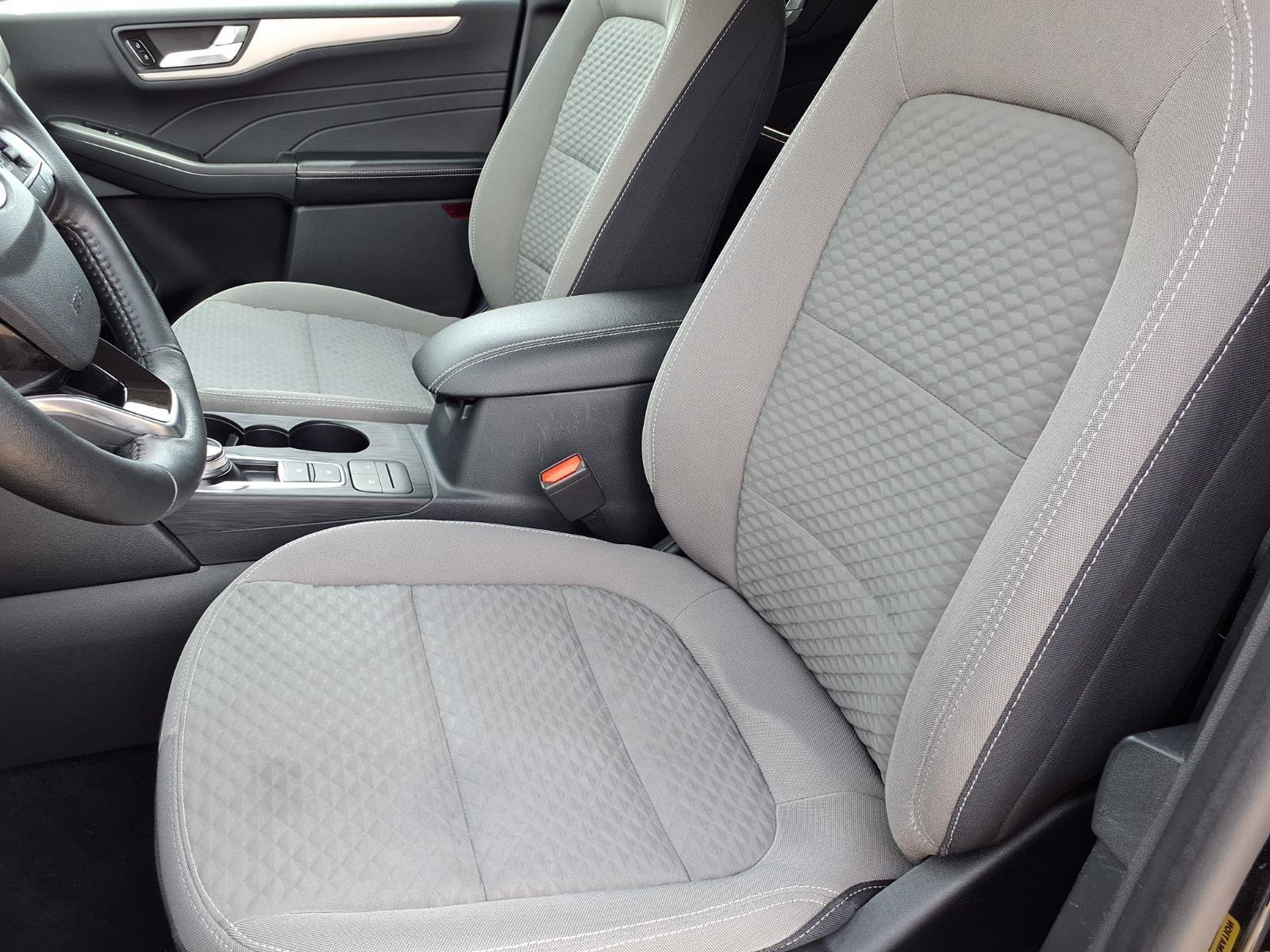 Certified Used 2021 Agate Black Metallic Ford SE image 3