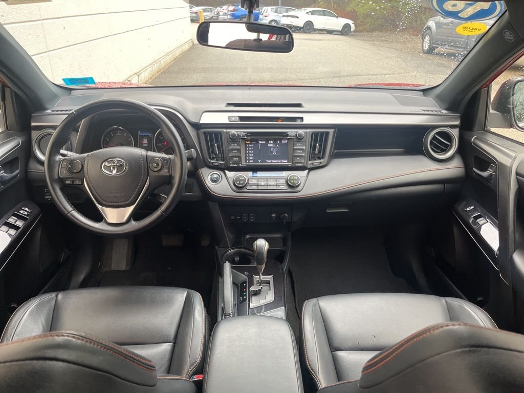 Used 2016 Barcelona Red Metallic Toyota SE image 12