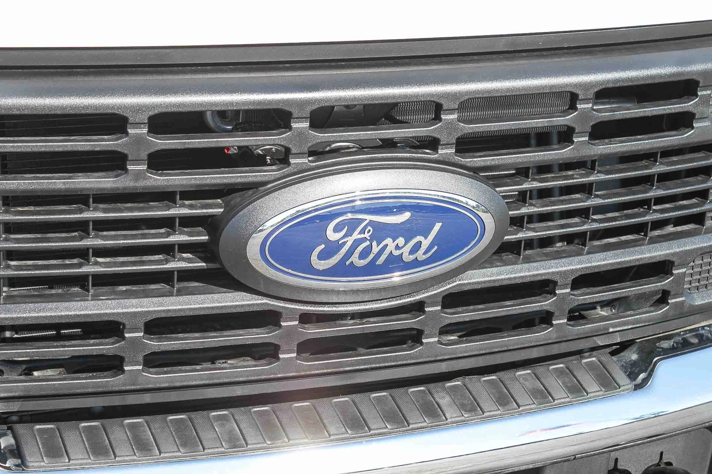 New 2026 Oxford White Ford F-250® XL image 5
