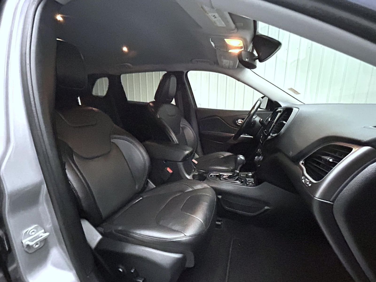 Used 2020 Silver Jeep Limited image 15