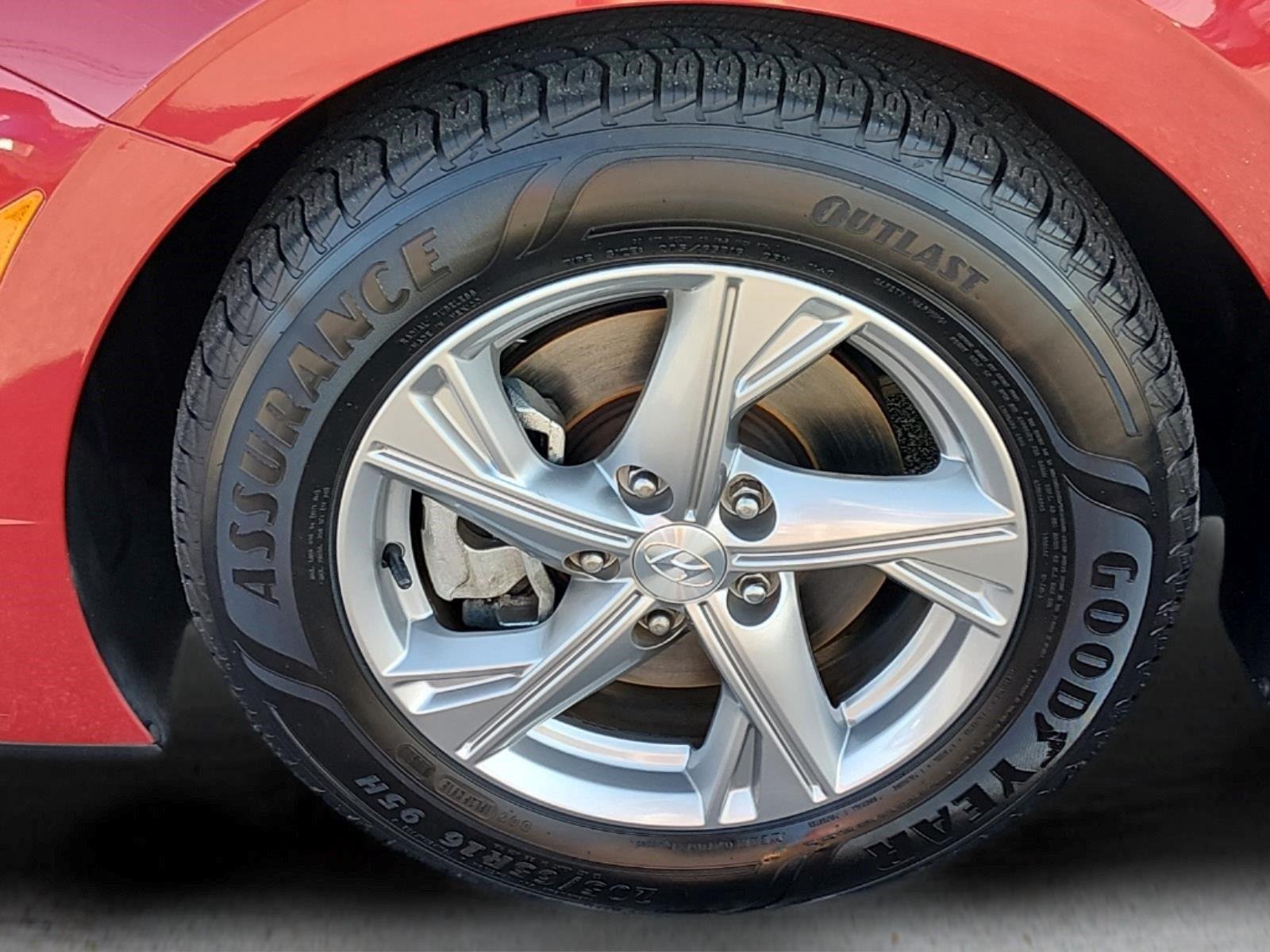 Used 2022 Calypso Red Hyundai SE image 11
