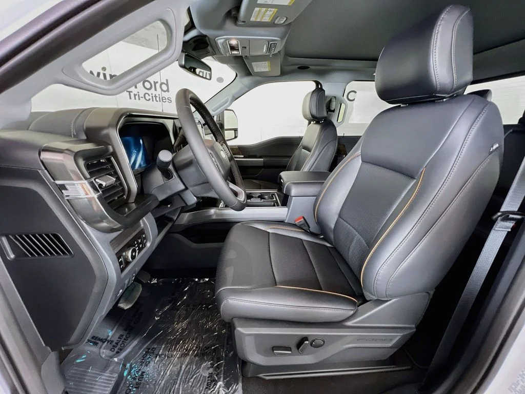 New 2026 Oxford White Ford Lariat image 25