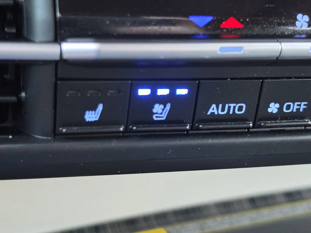 Used 2023  Toyota Platinum image 28