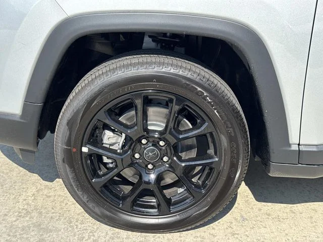 New 2026 Silver Jeep Latitude image 4