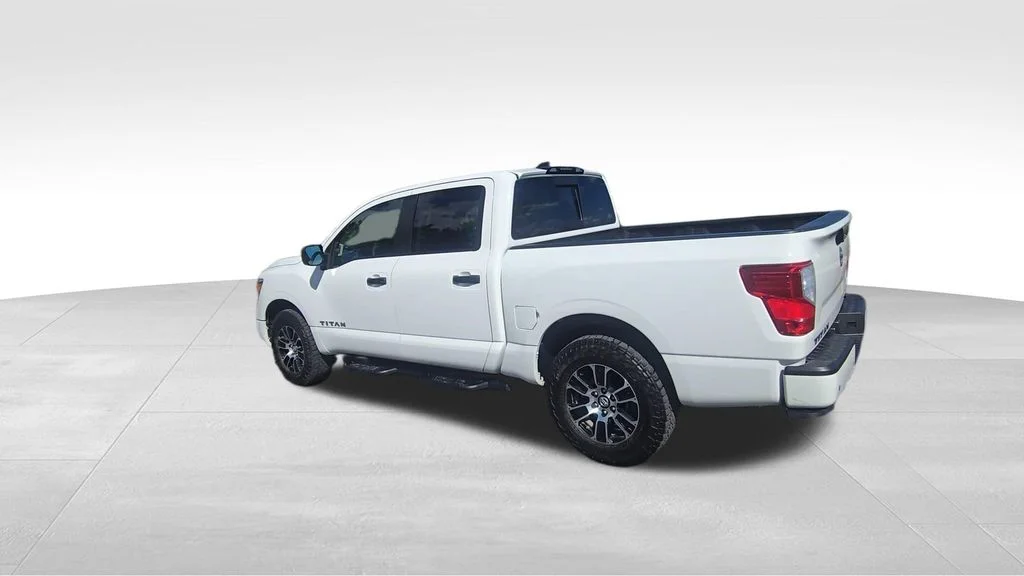 Used 2022 Glacier White Nissan SV image 6