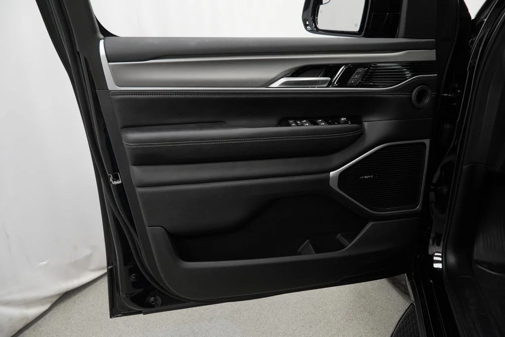 New 2026 High Gloss Black Exterior Paint Jeep  image 29