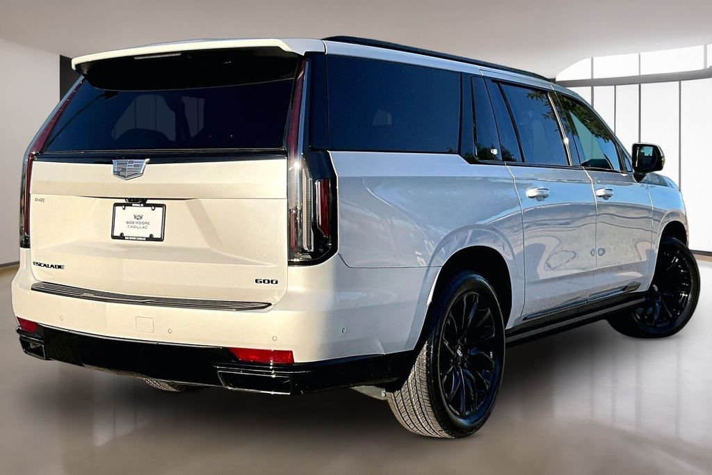 Used 2023 White Cadillac Sport Platinum image 2