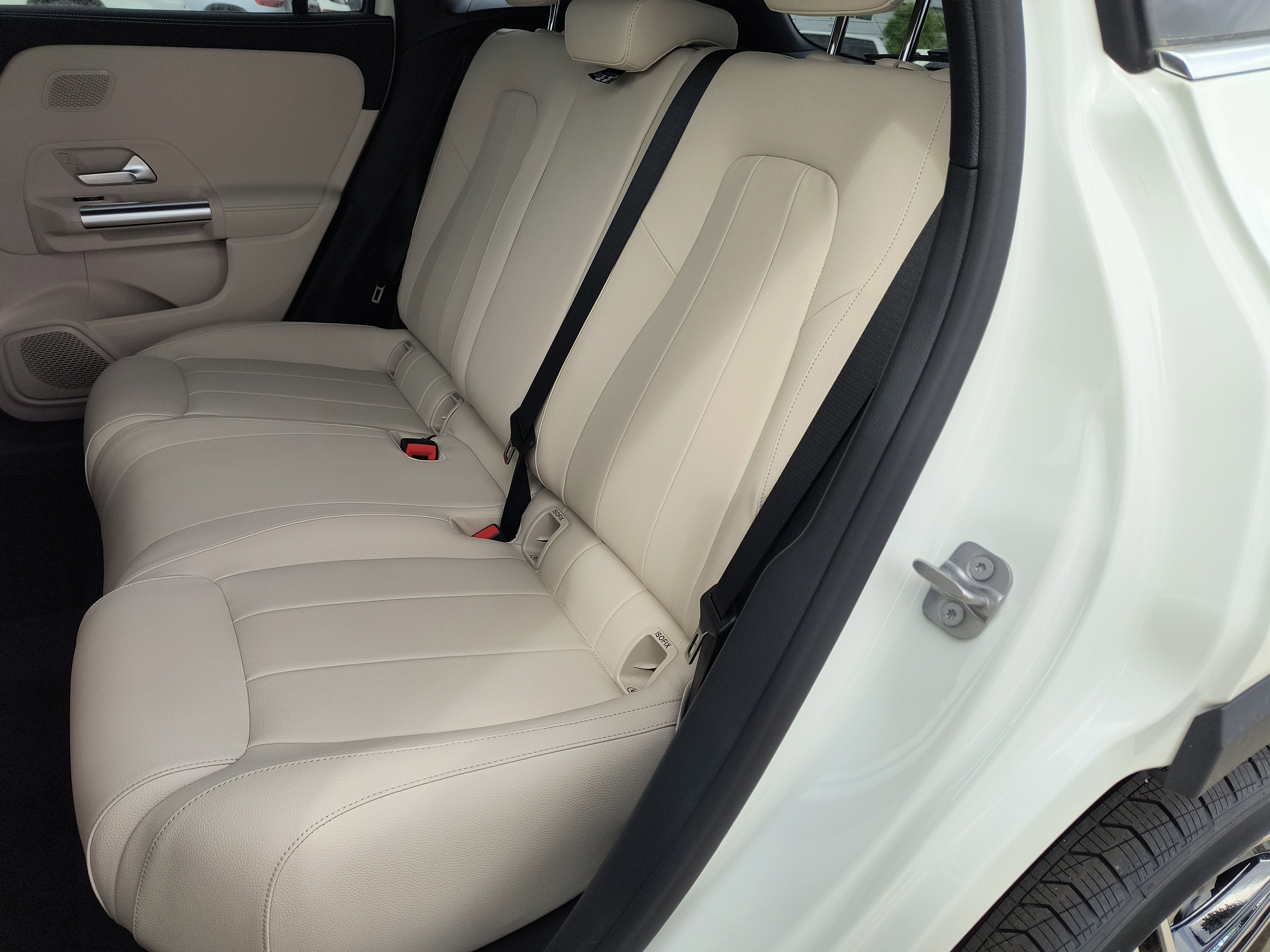 New 2026 Polar White Mercedes-Benz GLA 250 image 29