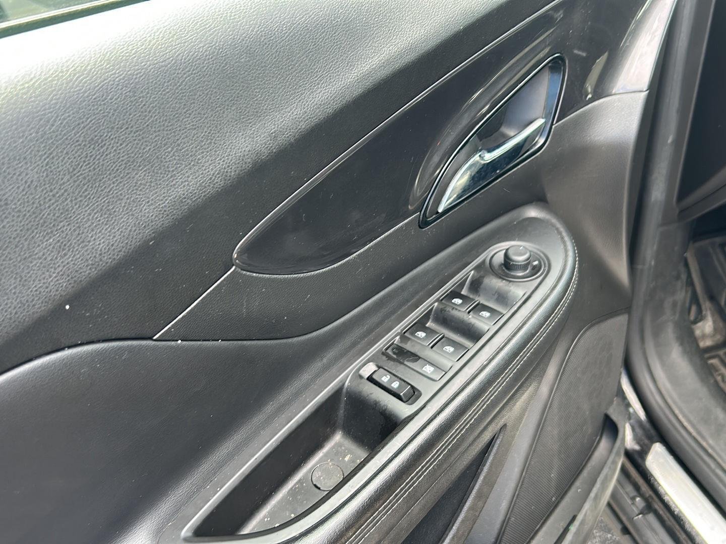 Used 2020 Ebony Twilight Metallic Buick Preferred image 9