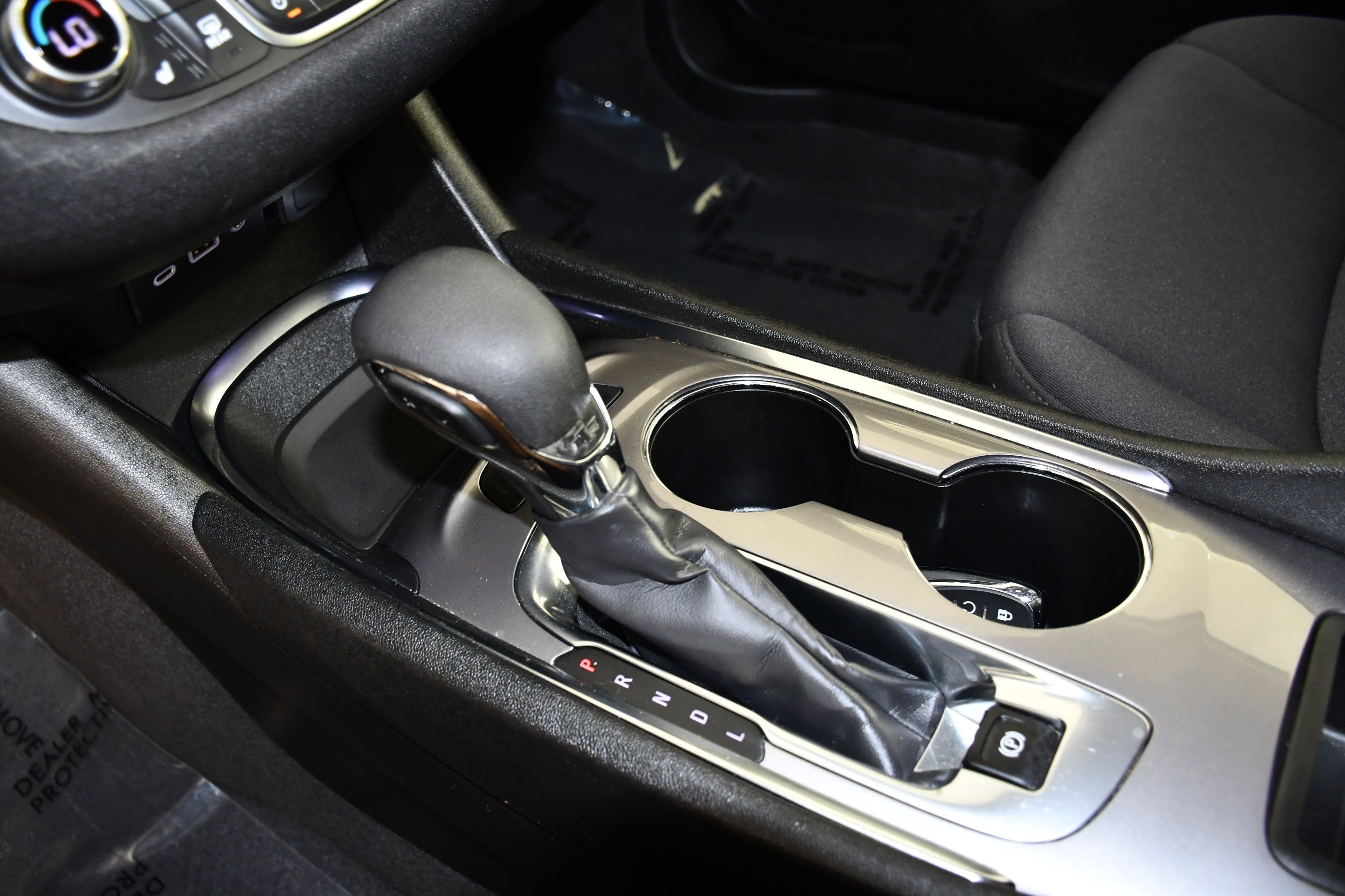 Used 2024 Summit White Chevrolet LT image 32