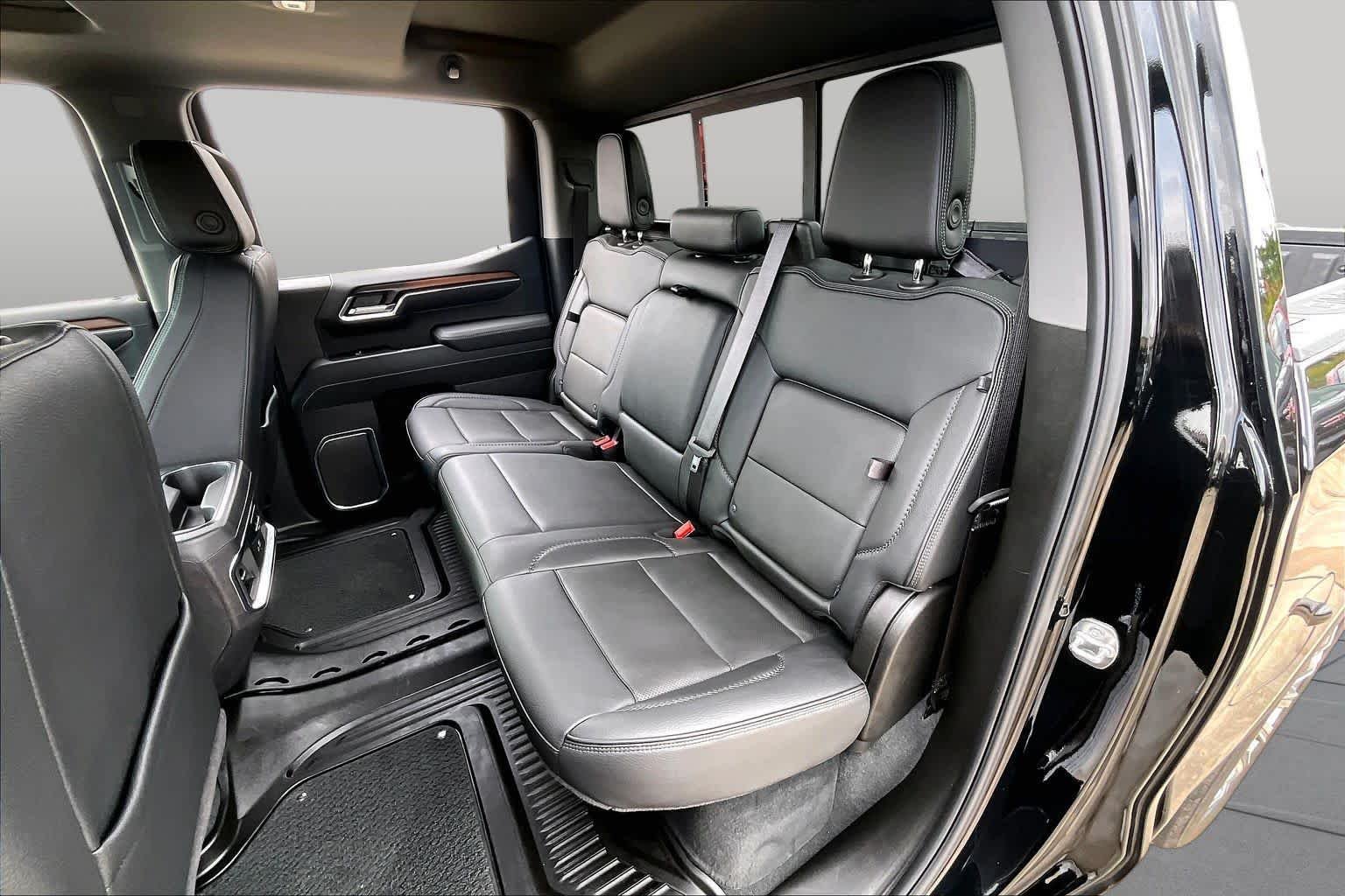Used 2025 Onyx Black GMC Denali image 21