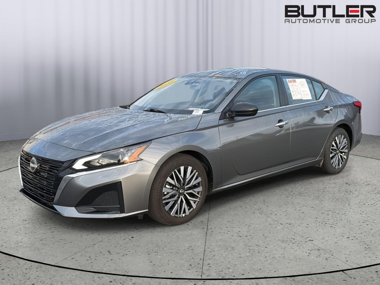 2025 Nissan Altima SV - Photo 2