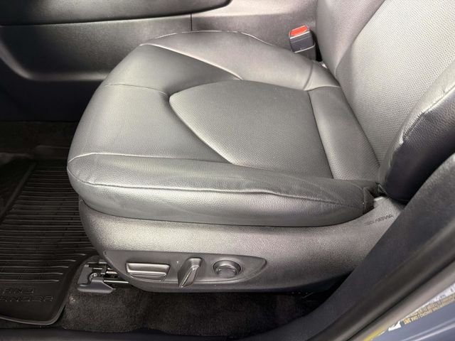 Used 2024 White Toyota XLE image 20